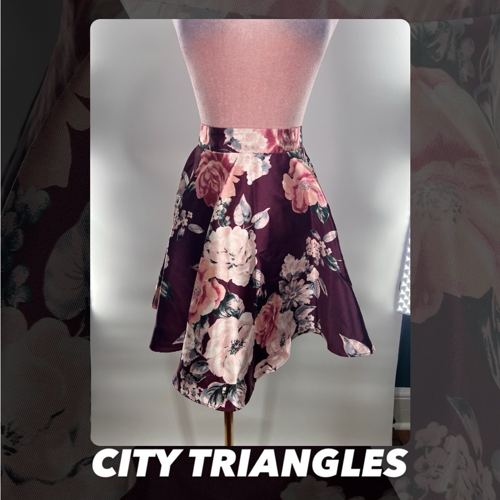 EUC City Triangles Floral Print Mini Skirt